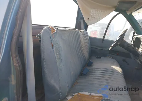 1988 Chevrolet Gmt-400 C2500 from USA, damaged, VIN 1GCFC24K9JZ162487